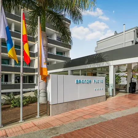 Golden Sands Pool Апартаменти