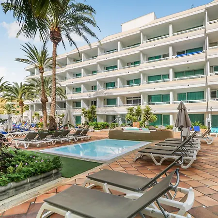 Golden Sands Pool Апартаменти