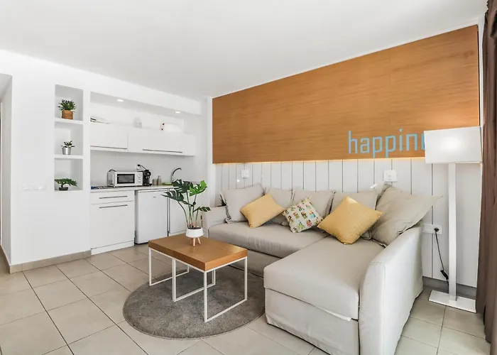 Golden Sands Pool Apartment