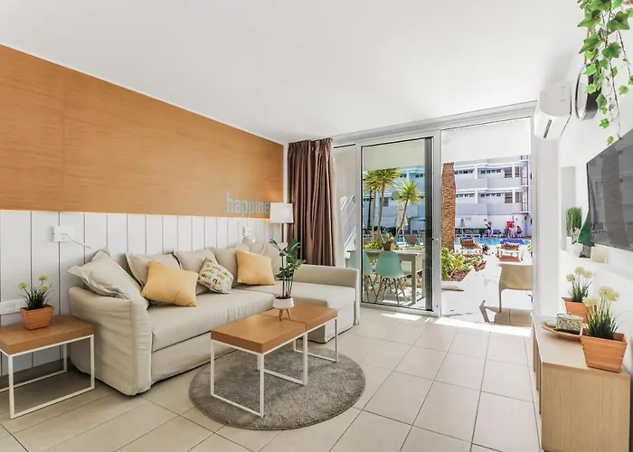 Golden Sands Pool Apartment *