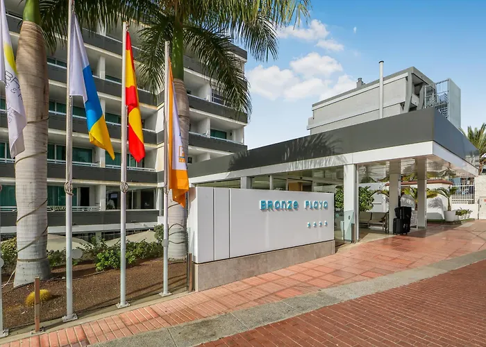 Golden Sands Pool Apartment