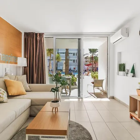 Golden Sands Pool Apartament